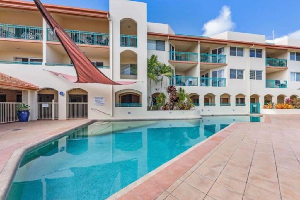 Shingley Poolside Retreat Apartment Airlie Beach Exterior photo