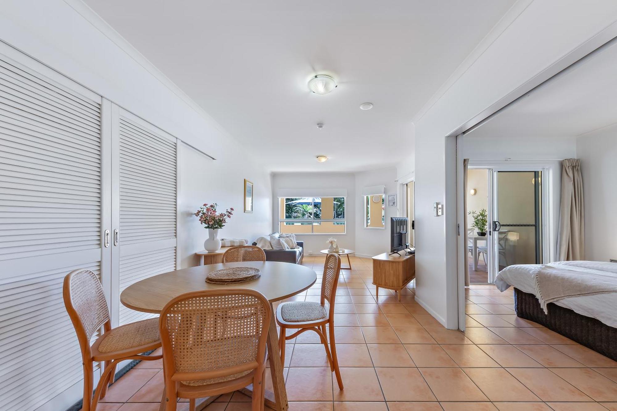 Shingley Poolside Retreat Apartment Airlie Beach Exterior photo